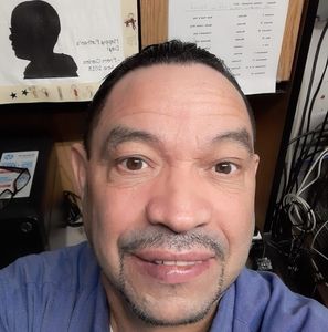 Meet your Posher, Carlos